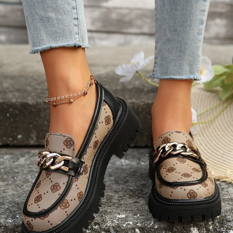 Damen Modische Loafers mit floralem Motiv und glänzenden Kettenakzenten R&B