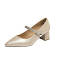 Damen spitze Pumps mit verziertem Riemchen und elegantem Blockabsatz