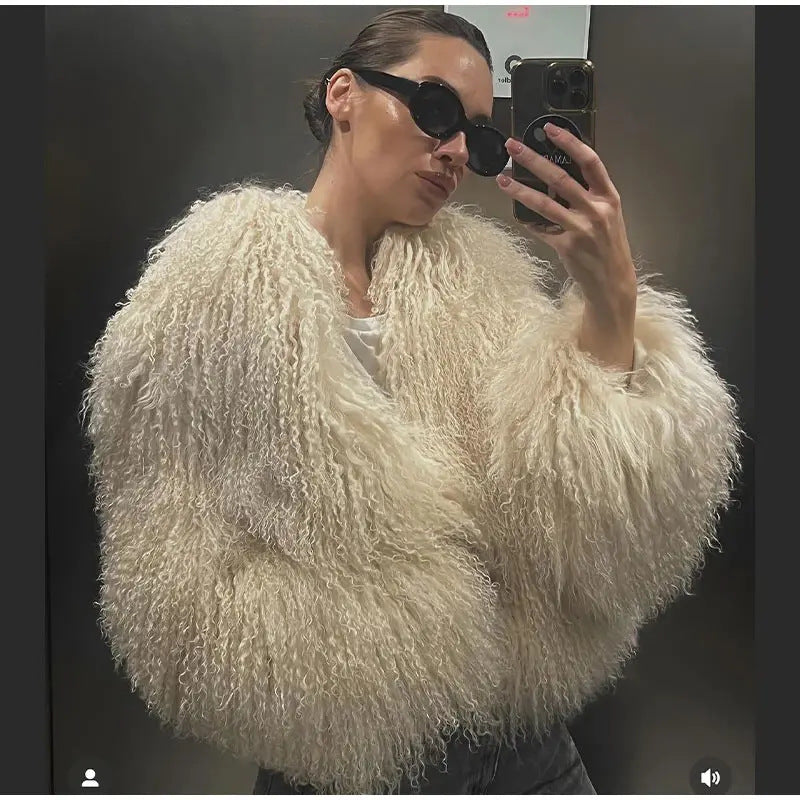 Damen Kuschelige Kunstfelljacke mit hohem Kragen und eleganten Details R&B