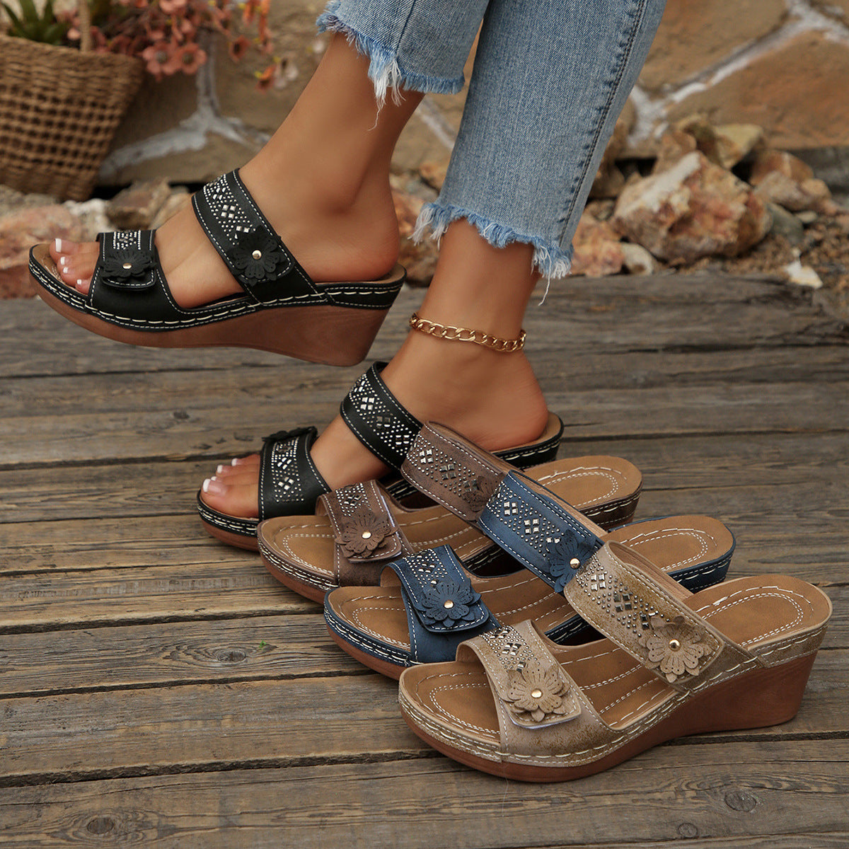 Damen Elegante und bequeme Wedge-Sandalen mit floralen Applikationen