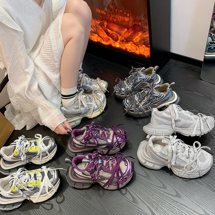 Damen sportliche Sneakers mit robustem Sohlenprofil und innovativem Design R&B
