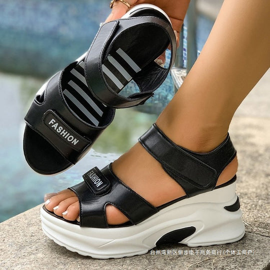 Damen Wedge-Sandalen mit verstellbaren Riemen und gepolsterter Sohle R&B