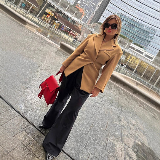 Damen Elegante oversized Blazerjacke mit Knopfdetails und zeitgemäßer Silhouette R&B