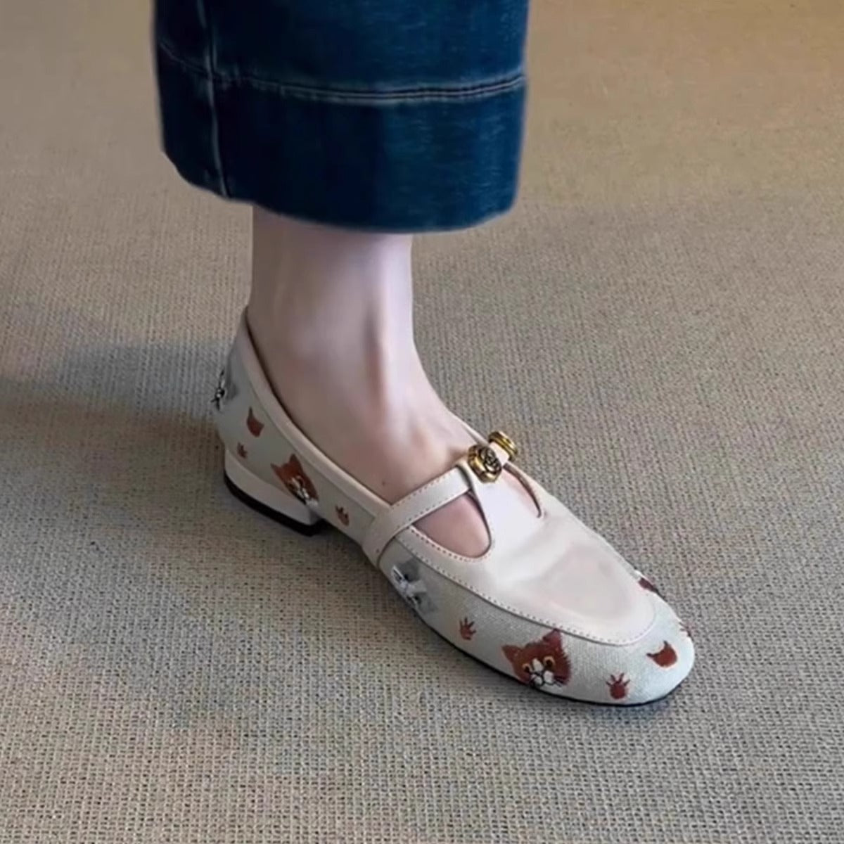 Damen Ballerina-Schuhe mit floralem Muster und dekorativem Riemchen R&B