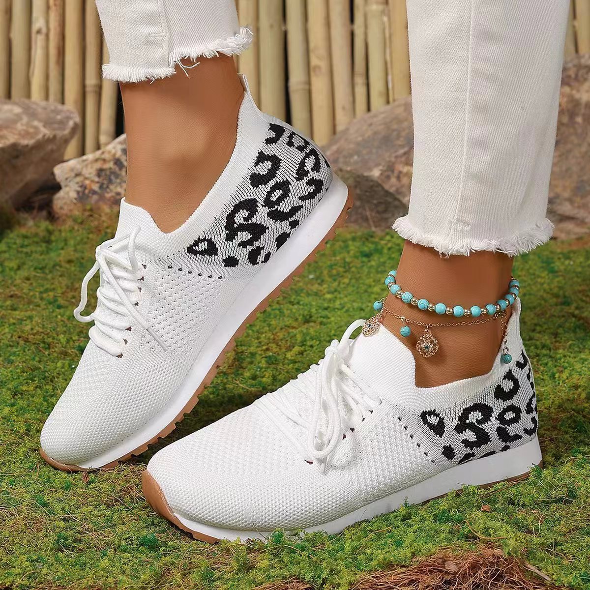 Damen Atmungsaktive Sneaker mit dekorativem Schnürsystem und flexiblem Fußbett R&B