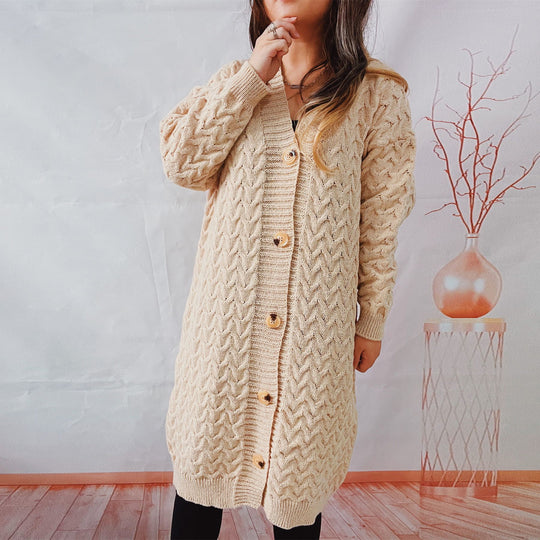 Damen Strickjacke mit strukturierter Zopfstrickoptik und dekorativen Knopfdetails R&B