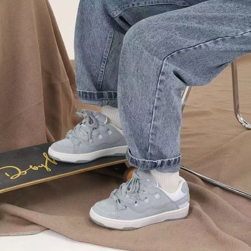 Damen Sneakers mit innovativer Schnürtechnologie und atmungsaktiver Obermaterialstruktur R&B