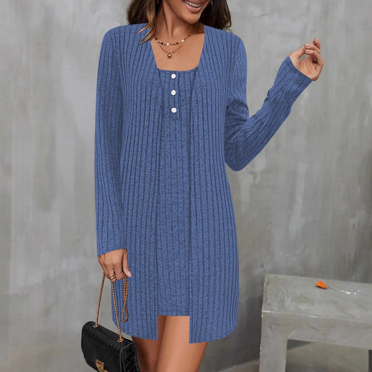 Damen Strickkleid mit Knopfdetails und passendem Cardigan R&B