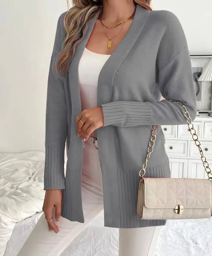 Damen Langer Strickcardigan mit feinen Rippdetails und lässigem Schnitt R&B