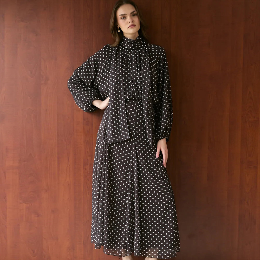 Damen Kleid mit elegantem Stehkragen und verspieltem Punkte-Design R&B