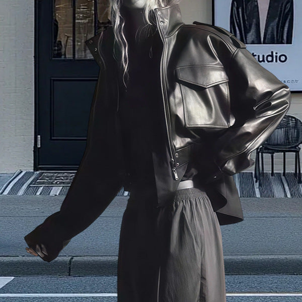 Damen Kunstlederjacke im urbanen Stil mit Stehkragen und praktischen Taschen R&B