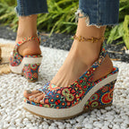 Damen Wedge-Sandalen mit buntem Motiv und komfortablem Absatz EB