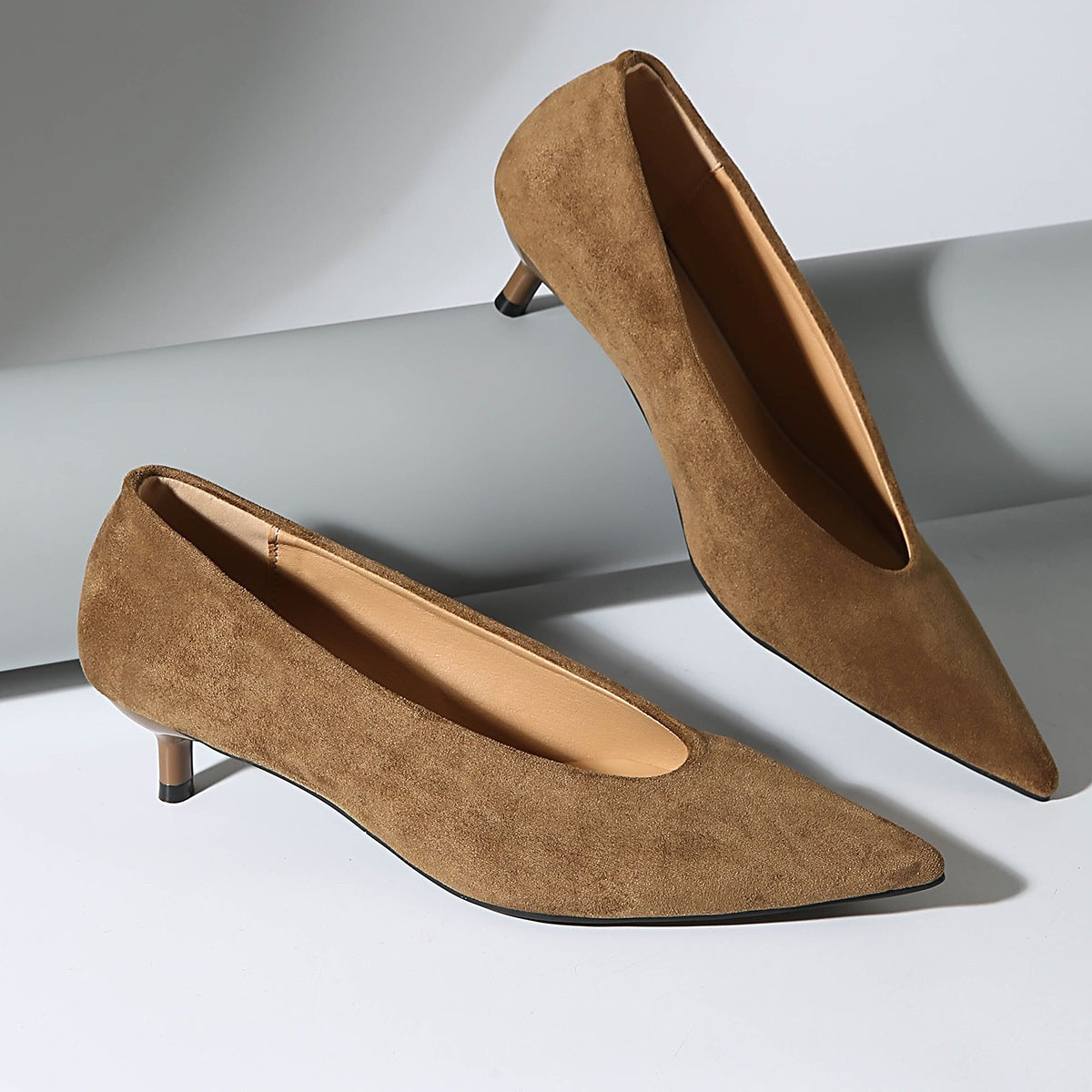 Damen Elegante Pumps aus hochwertigem Veloursleder mit geschmeidiger Form