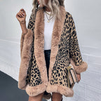 Damen kuscheliger Poncho mit luxuriösem Kunstfellbesatz und Leopardenmuster