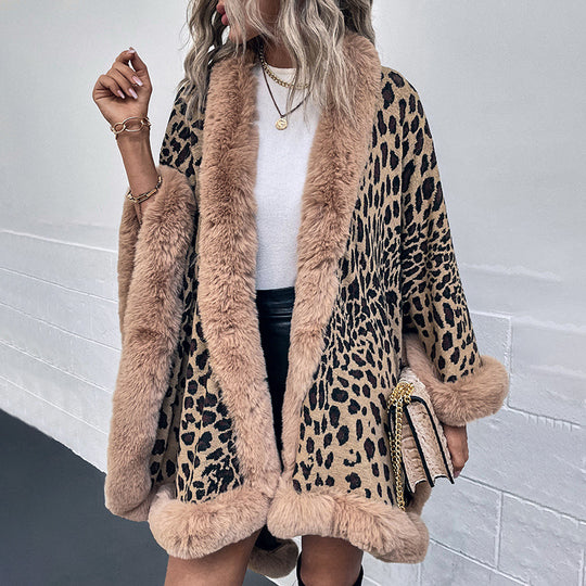 Damen kuscheliger Poncho mit luxuriösem Kunstfellbesatz und Leopardenmuster R&B