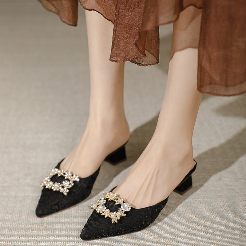 Damen elegante spitze Mules mit luxuriösem Schmuckdetail