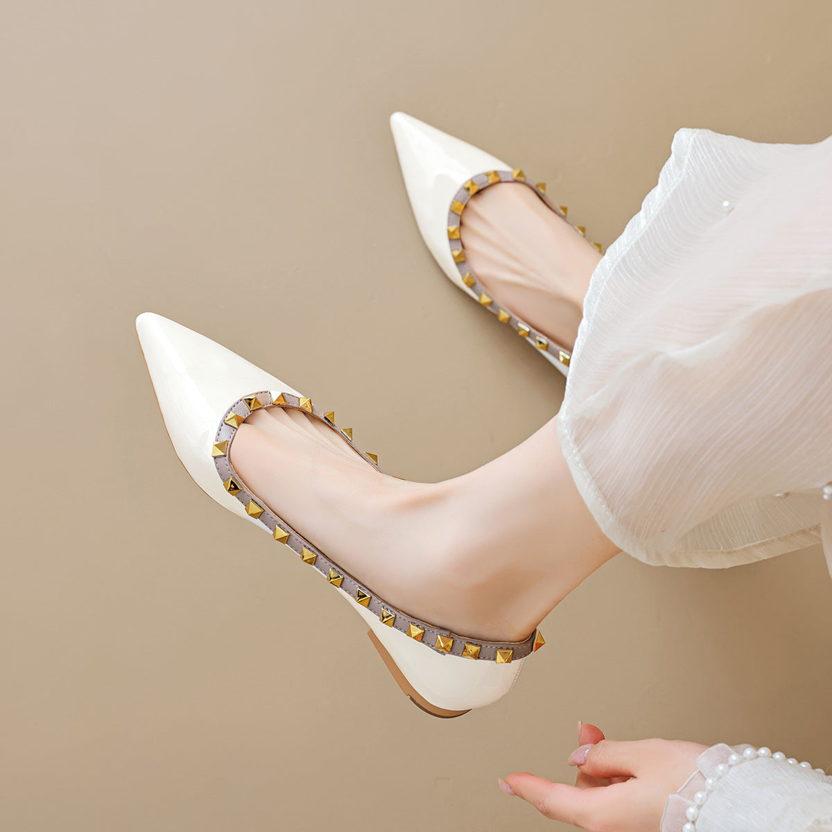 Damen spitze Ballerinas mit stylishen Nietenapplikationen