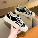 Damen Sneaker mit edlem Wildleder und modischer Sohle R&B