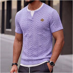 Herren nan texturiertes Kurzarmshirt mit geprägter Zopfstruktur, V‑Einsatz am Rundhals und Lagenlook R&B
