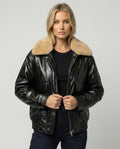 Damen glänzende Kunstleder-Bomberjacke mit voluminösem Teddykragen, Pattentaschen und elastischem Saum R&B