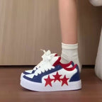 Damen Sneakers mit auffälligen Sternen-Applikationen und dämpfender Sohle R&B