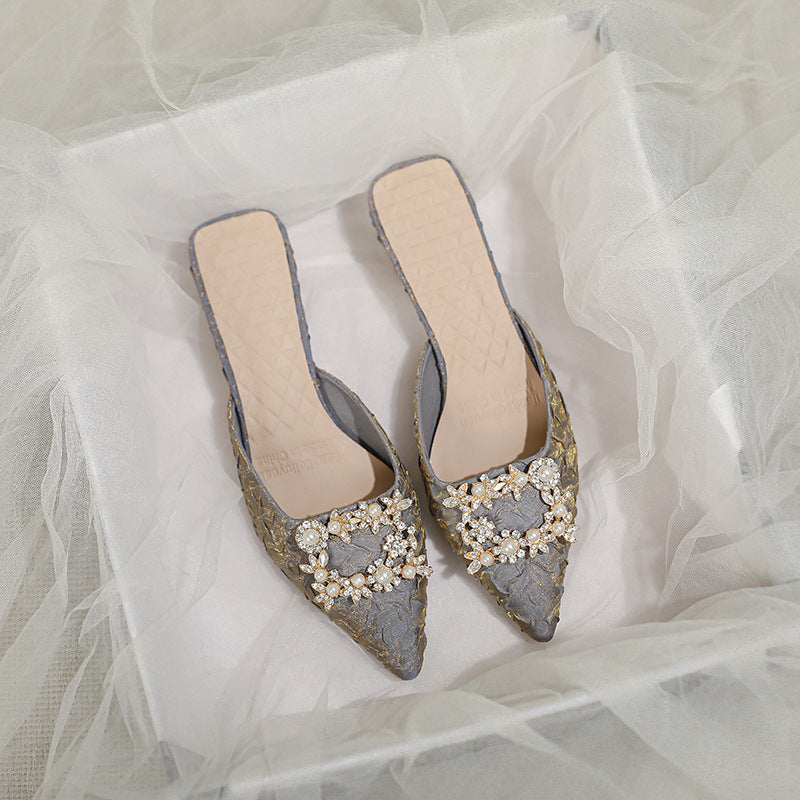 Damen elegante spitze Mules mit luxuriösem Schmuckdetail