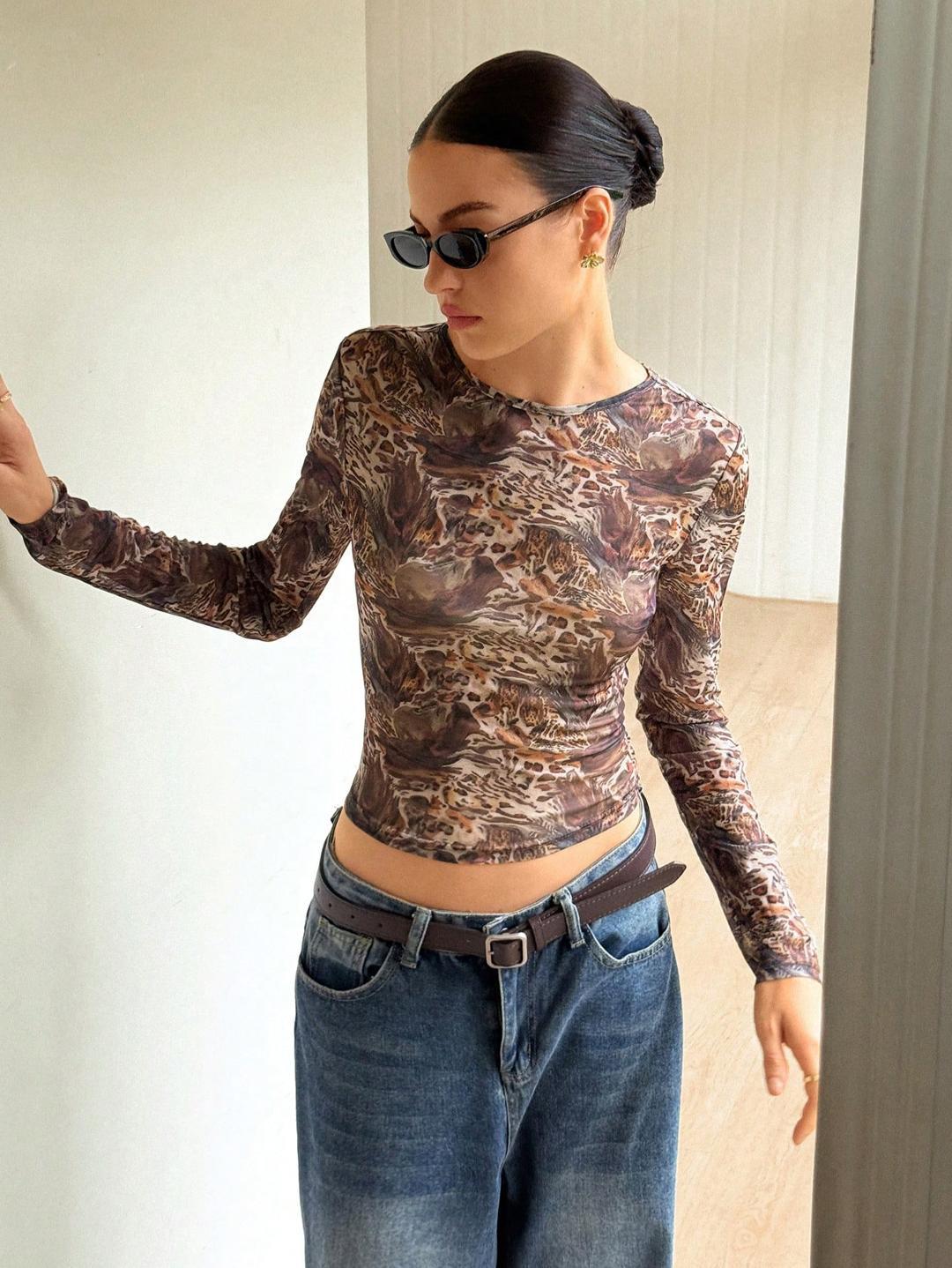 Damen nan schlanker Stretch-Longsleeve aus feinem Mesh mit abstraktem Tiermuster und tailliertem Cropped-Schnitt R&B