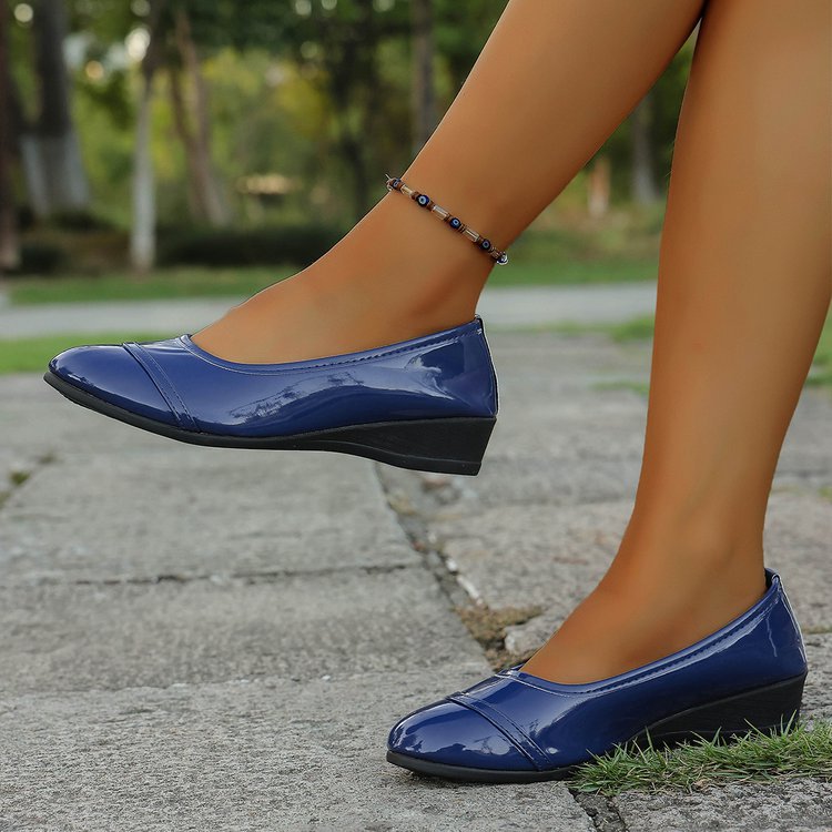 Damen Ballerinas mit elegantem Hochglanz-Lederober material und ergonomischer Laufsohle R&B