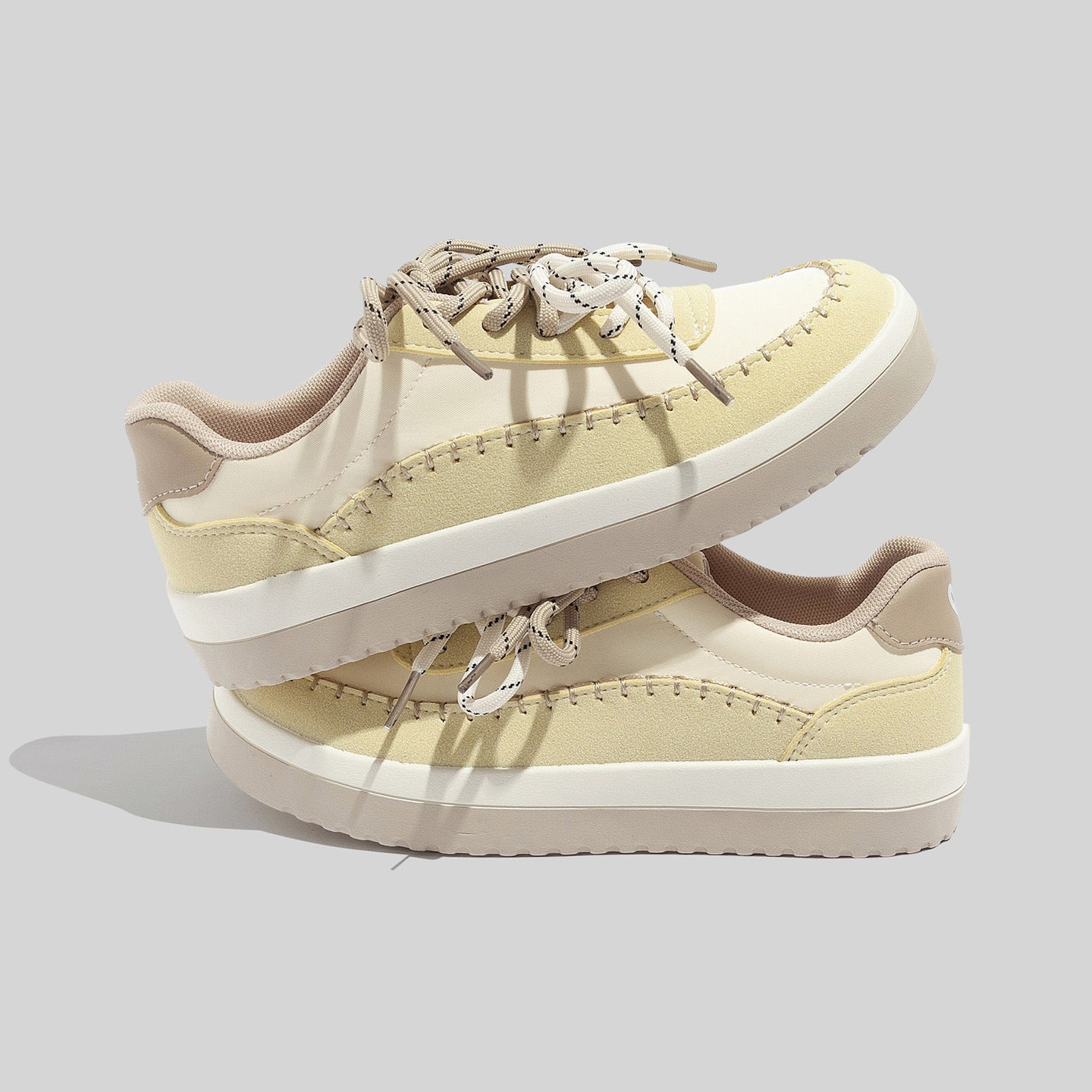Damen Sneaker mit bequemer Dämpfung und sportlichem Design