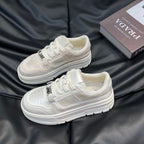 Damen modische Sneakers mit hochglänzendem Obermaterial und stabiler Plateausohle R&B