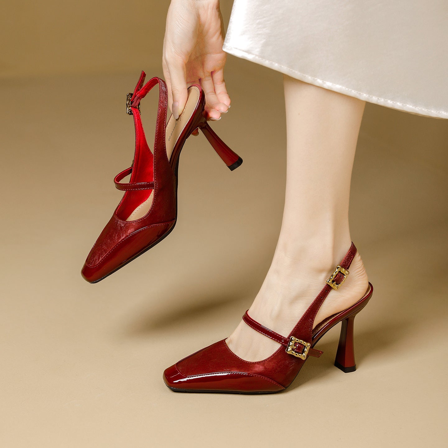 Damen Slingback-Pumps mit eleganter Quadratischer Spitze und glänzendem Riemendesign