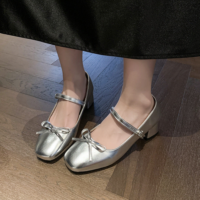 Damen Ballerinas mit praktischem Riemchen und modischem Glanzverschluss EB