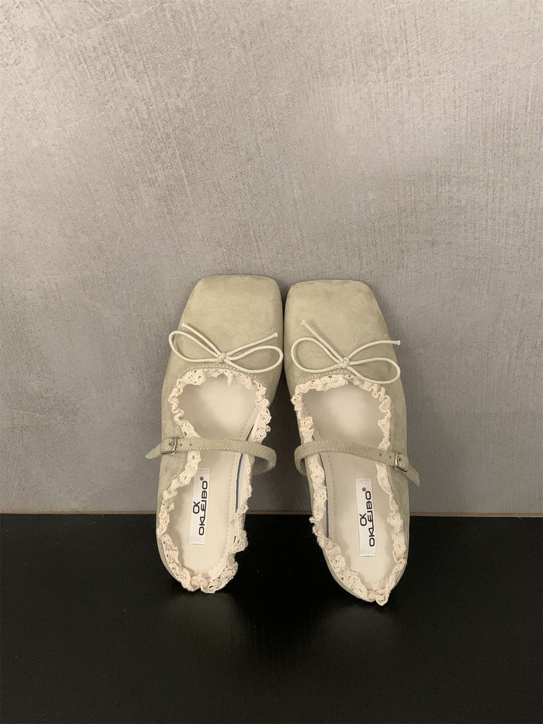 Damen elegante Ballerinas mit zartem Riemchen und Spitzenbesatz R&B