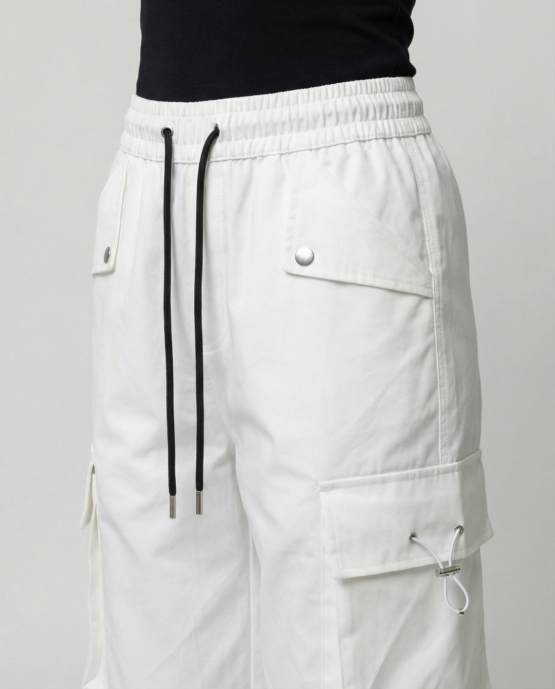 Damen nan weite Cargo-Hose mit elastischem Bund, großen Klappentaschen und verstellbarem Saum R&B