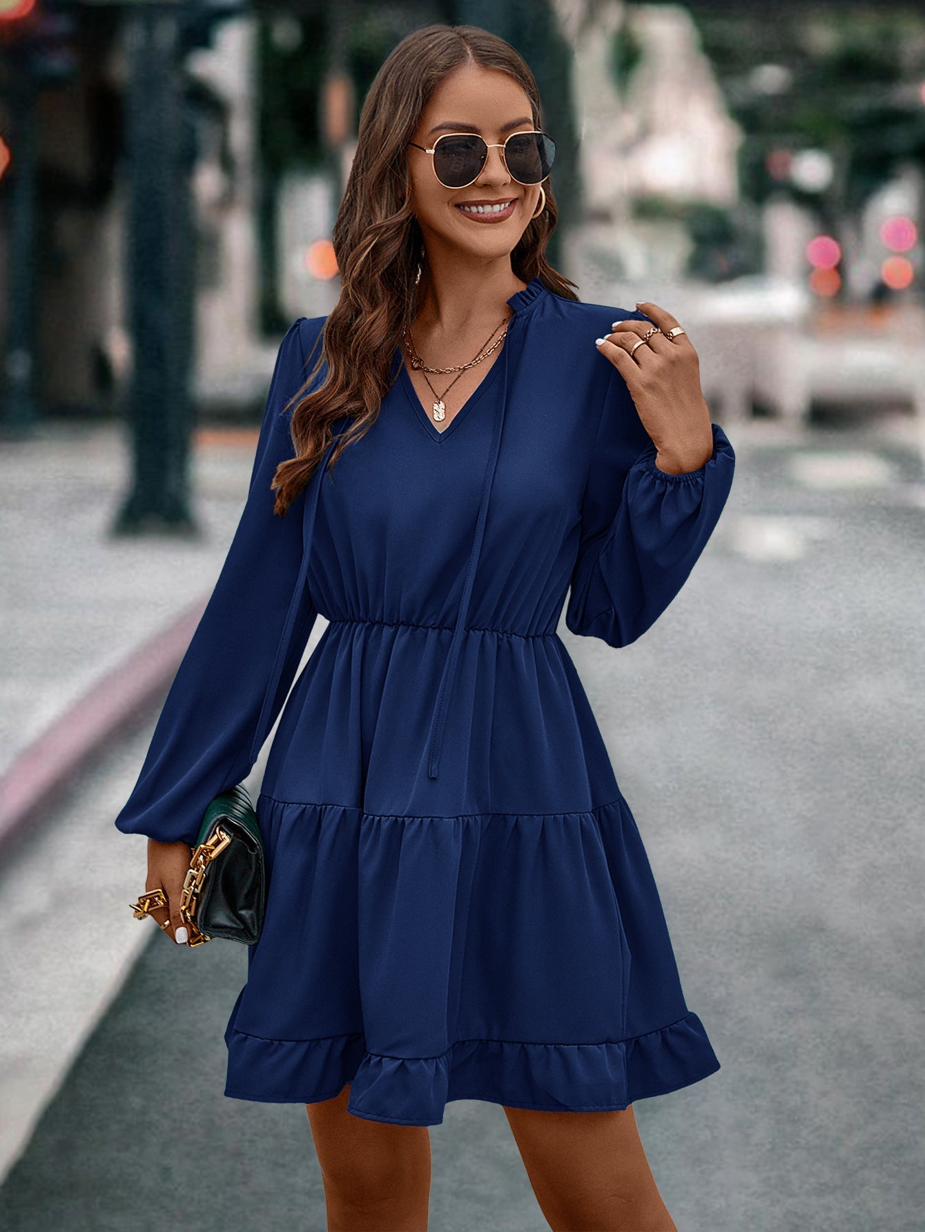 Damen kurzes Kleid mit lässigem Schnitt und Volantdetails R&B