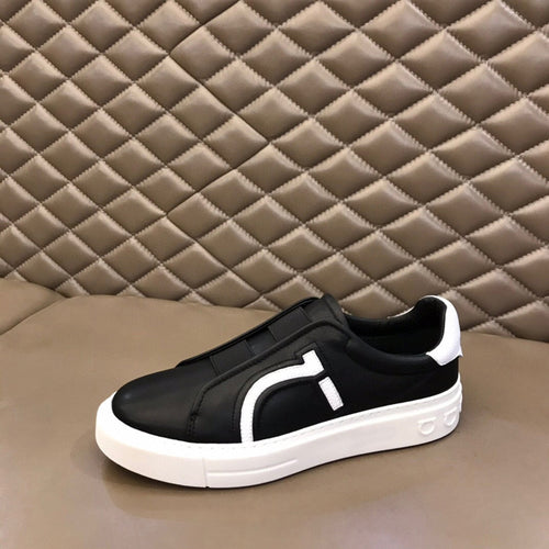 Damen Sneakers mit elastischem Riemen und komfortabler Sohle von R&B