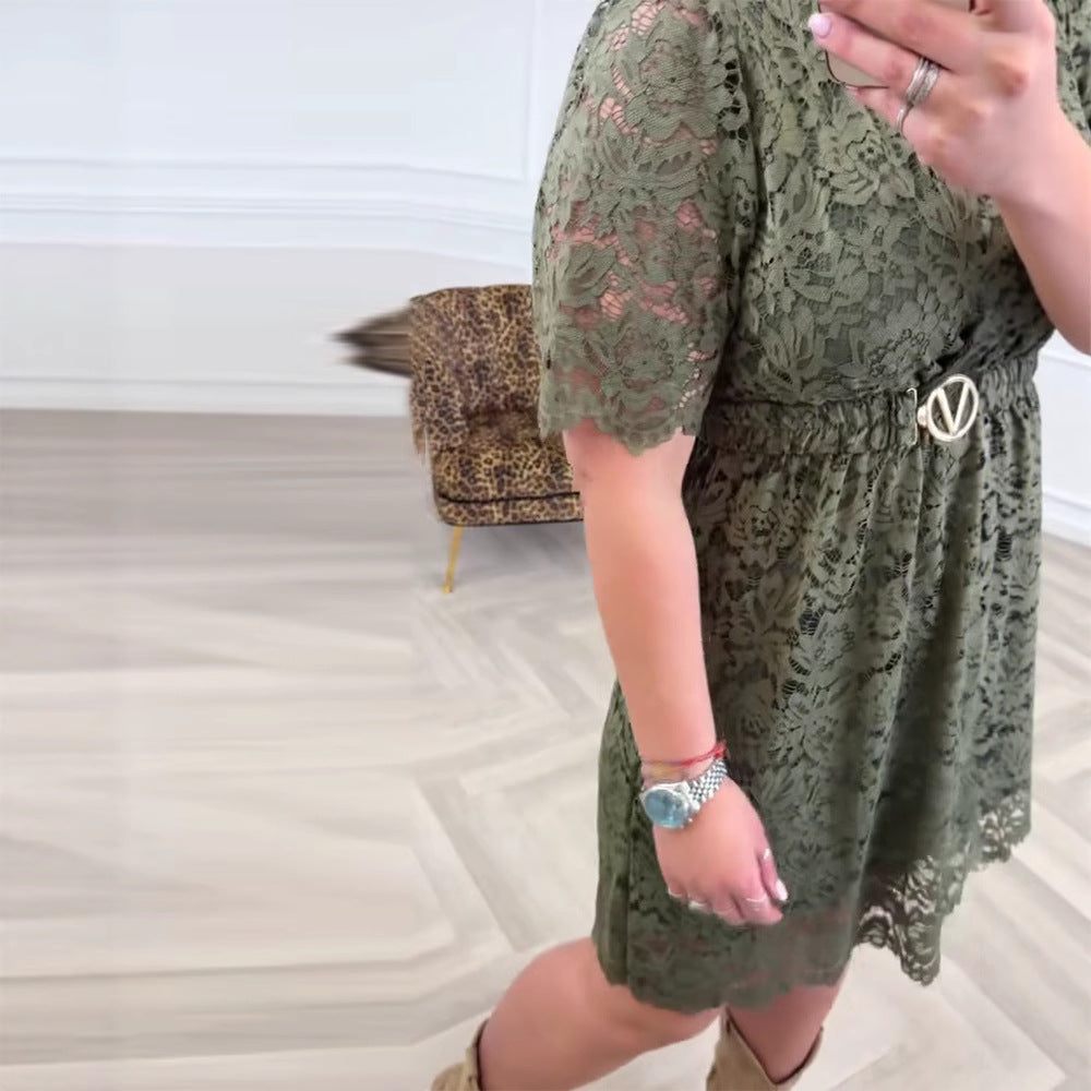 Damen nan tailliertes Spitzenkleid mit V-Ausschnitt, Empirenaht und metallischem Ziergürtel R&B