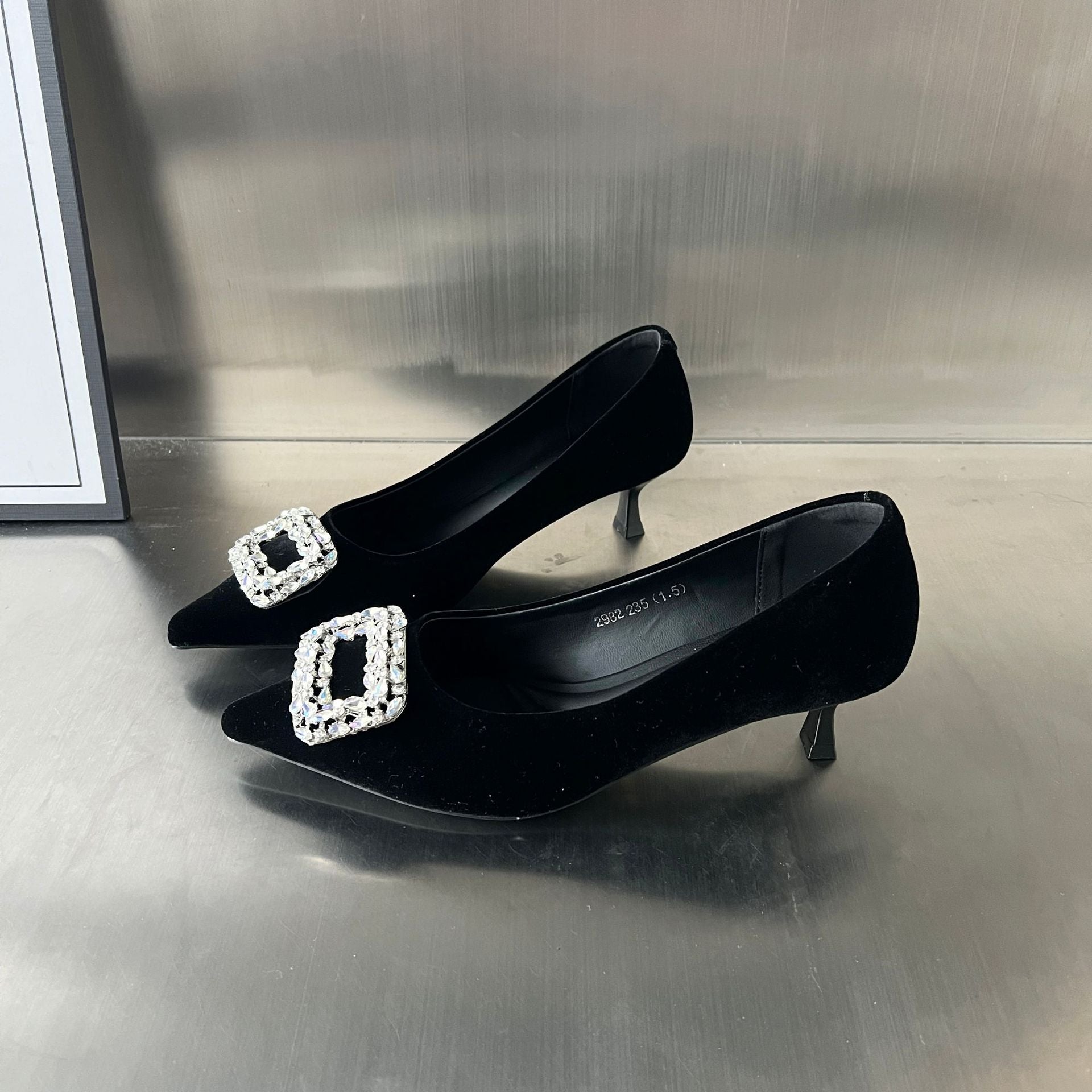 Damen elegante Pumps mit funkelnder Schmuckapplikation R&B