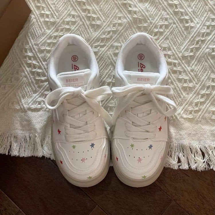 Damen Sneakers mit bunten Stern-Applikationen und bequemer Sohle R&B