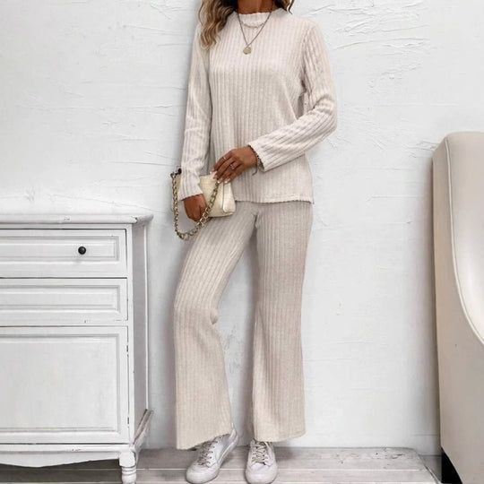 Damen Strickanzug mit attraktiven Rippen-Design und lässiger Passform R&B