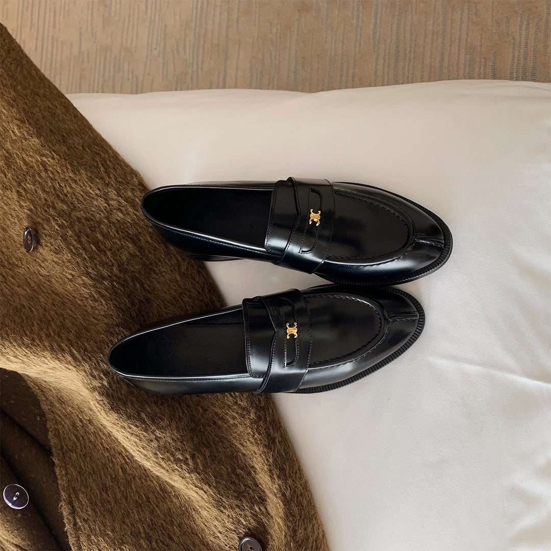 Damen Elegante Mokassins mit goldener Schnallenverzierung R&B