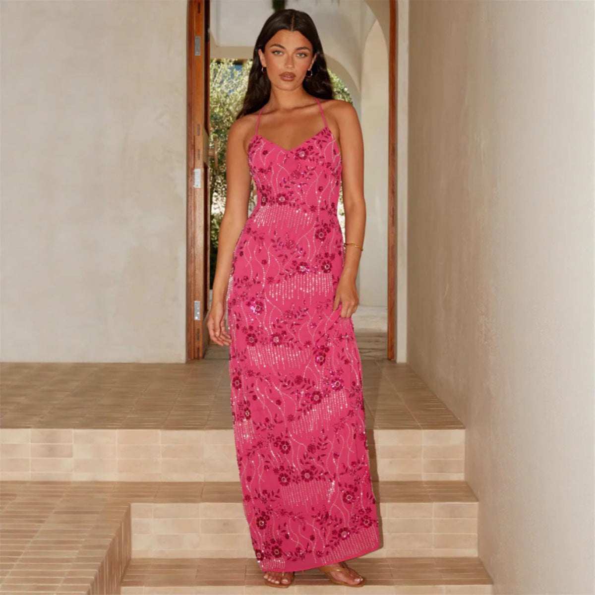 Damen Elegantes Maxikleid mit floralem Perlenstick und feinen Spaghetti-Trägern