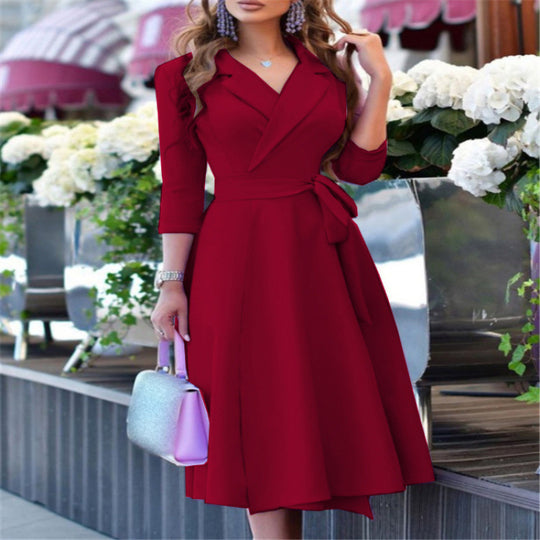 Damen Wickelkleid mit floralem Design und elegantem Kragen R&B