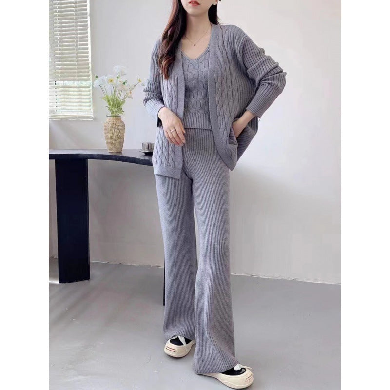 Damen Feinstrick-Ensemble mit originellem Zopfmuster und weiten Hosen R&B