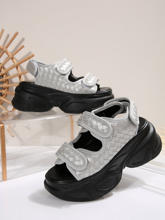 Damen Glamouröse Plateau-Sandalen mit verstellbaren Riemen und funkelnden Applikationen R&B