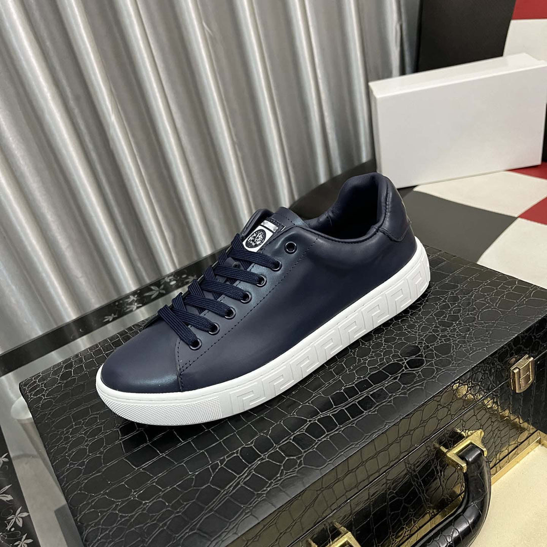 Damen Sneakers mit modischem Design und einzigartigem Markendetail R&B