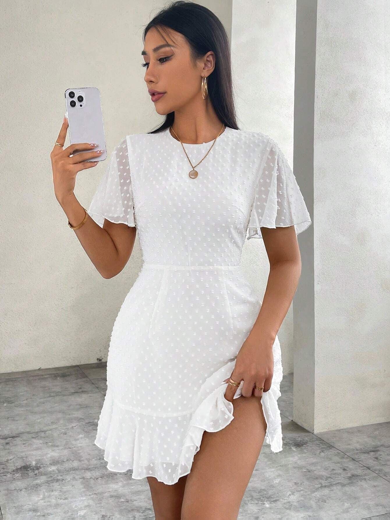 R&B | Dreidimensionales Kleid mit Rüschenrand und Punkten