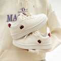 Damen Sneaker mit verspieltem Kirschmotiv und weichem Innenfutter