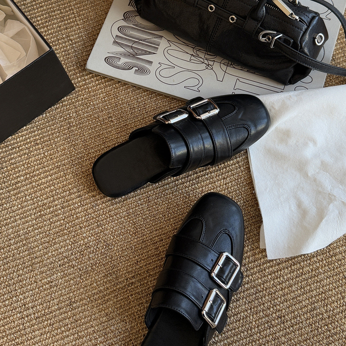 Damen Mules mit doppeltem Schnallenverschluss und eleganter Lederoberfläche