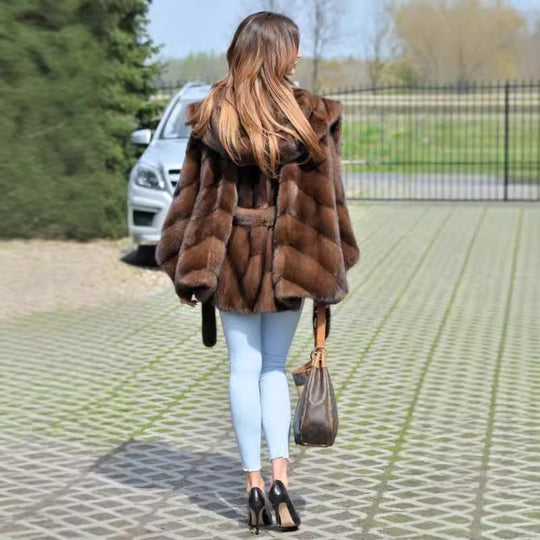 Damen Elegantes Kunstpelz-Cape mit voluminösem Kapuzenkragen und Gürtel R&B